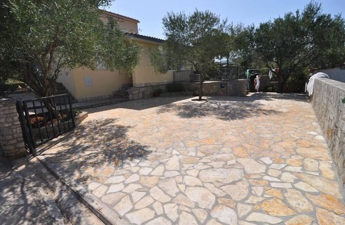 Necujam Apartment | Three bedroom apartment with terrace and sea view Nečujam, Šolta (A-14729-a)