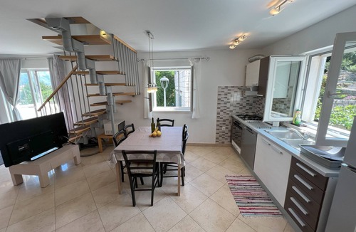 Cove Tri Zala (Zrnovo) Apartment | Three bedroom apartment with balcony and sea view Korčula (A-21883-a)