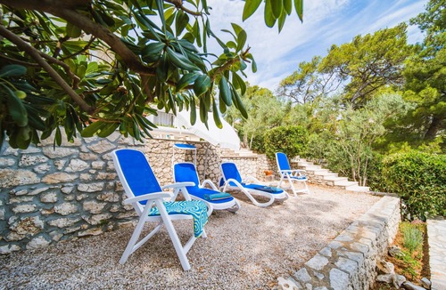 Lumbarda Apartment | Three bedroom apartment near beach Lumbarda, Korčula (A-135-a)