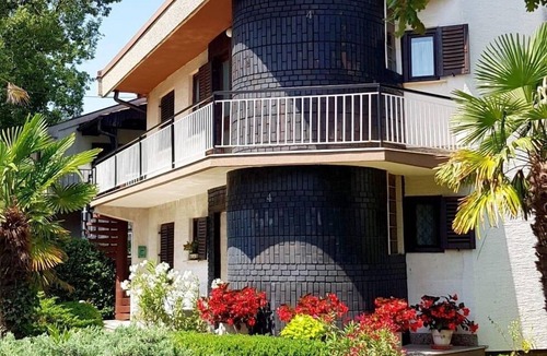 Malinska Apartment | Three bedroom apartment with balcony Malinska, Krk (A-2390-a)