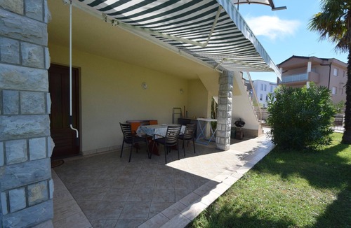 Njivice Apartment | Three bedroom apartment with terrace Njivice, Krk (A-20468-a)