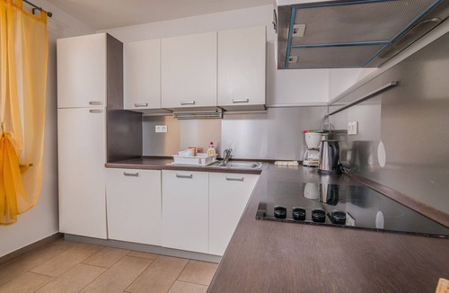 Njivice Apartment | Three bedroom apartment with terrace and sea view Njivice, Krk (A-20487-a)