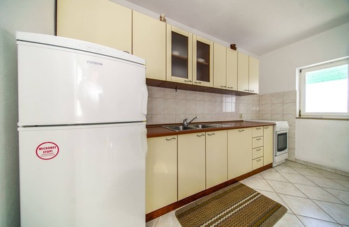 Postira Apartment | Three bedroom apartment with terrace and sea view Postira, Brač (A-18472-a)