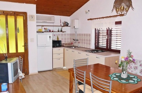 Brna Apartment | Three bedroom apartment near beach Brna, Korčula (A-5902-a)