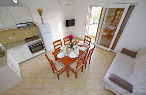 Sukosan Apartment | Three bedroom apartment with balcony Sukošan, Zadar (A-16641-b)