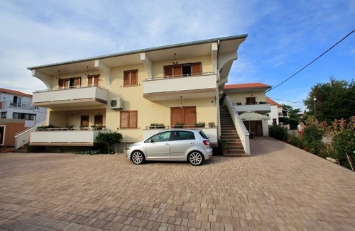 Sukosan Apartment | Three bedroom apartment with balcony Sukošan, Zadar (A-16641-b)