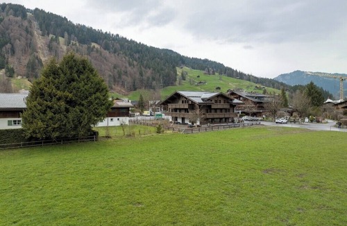 Zweisimmen Nr Gstaad Apartment | Three Bedroom Apartment in Gstaad with Mountain View