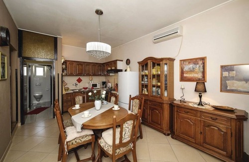 Brodarica Apartment | Three bedroom apartment near beach Brodarica (Šibenik) (A-921-a)