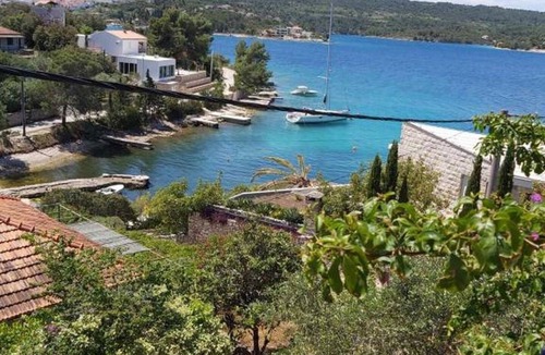 Necujam Apartment | Three bedroom apartment with terrace and sea view Nečujam, Šolta (A-13884-a)