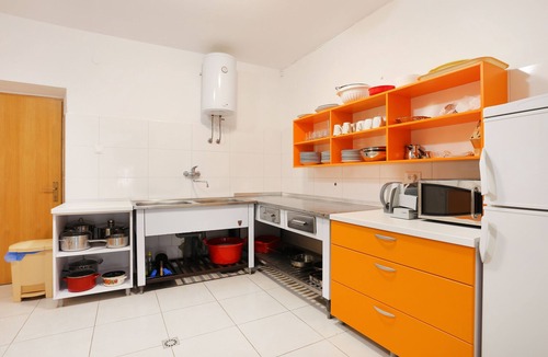 Igrane Apartment | Three bedroom apartment near beach Igrane (Makarska) (A-6653-d)