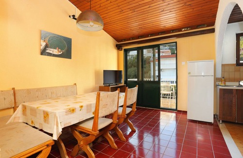 Igrane Apartment | Three bedroom apartment near beach Igrane (Makarska) (A-6653-a)