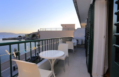Igrane Apartment | Three bedroom apartment near beach Igrane (Makarska) (A-6653-a)