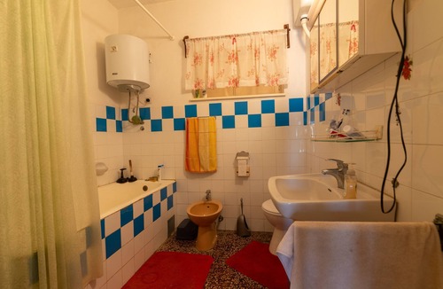 Bobovisca Apartment | Three bedroom apartment near beach Bobovišća na Moru, Brač (A-5682-a)
