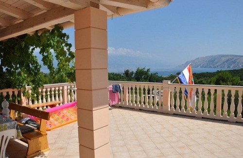 Lopar Apartment | Three bedroom apartment with terrace and sea view Lopar, Rab (A-23747-a)