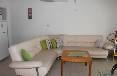 Mimice Apartment | Three bedroom apartment near beach Mimice, Omiš (A-2774-b)