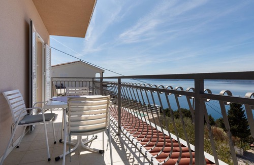 Mimice Apartment | Three bedroom apartment with balcony and sea view Mimice, Omiš (A-2805-b)
