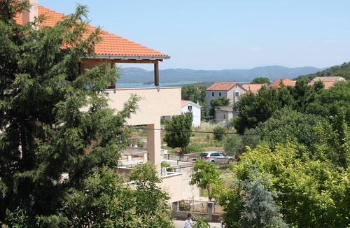 Susica Apartment | Three bedroom apartment with terrace Murter (A-5098-a)