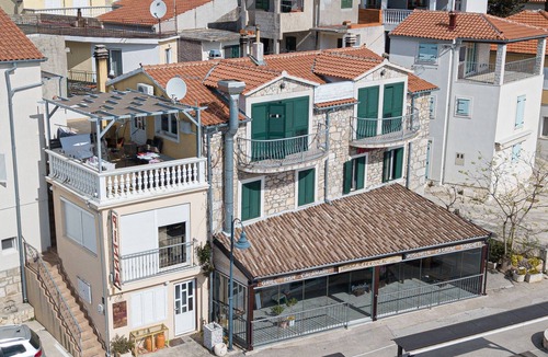 Tribunj Apartment | Three bedroom apartment near beach Tribunj, Vodice (A-4174-a)