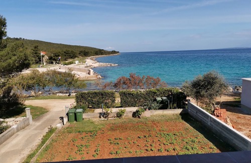 Muline Apartment | Three bedroom apartment near beach Sušica, Ugljan (A-3462-b)