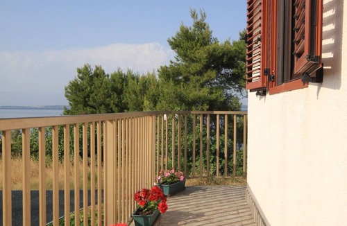 Ugljan Apartment | Three bedroom apartment with terrace and sea view Ugljan (A-8257-a)