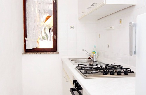 Vrbanj Apartment | Three bedroom apartment near beach Basina, Hvar (A-5700-a)