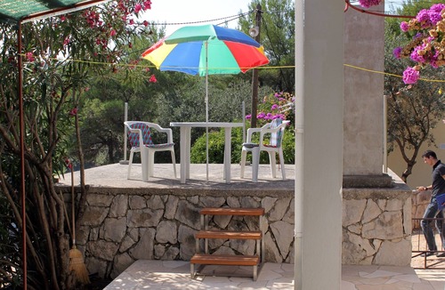 Vrbanj Apartment | Three bedroom apartment near beach Basina, Hvar (A-5700-a)