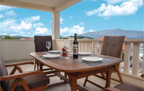 Vela Glavica Apartment | Three-Bedroom Apartment In Lumbarda