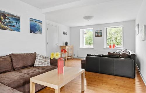Rendbjerg Apartment | Three-Bedroom Apartment In Broager