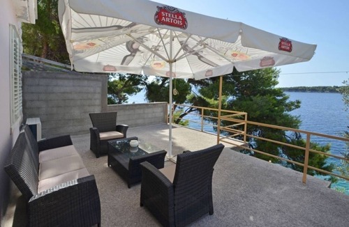 Prizba Apartment | Three bedroom apartment near beach Prižba, Korčula (A-176-b)