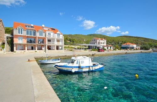 Prizba Apartment | Three bedroom apartment near beach Prižba (Korčula) (A-14499-b)