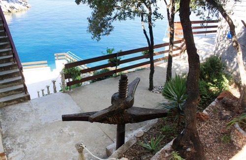 Gdinj Apartment | Three bedroom apartment near beach Cove Pobij (Hvar) (A-5633-a)