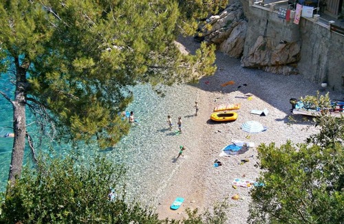 Gdinj Apartment | Three bedroom apartment near beach Cove Virak, Hvar (A-6969-a)