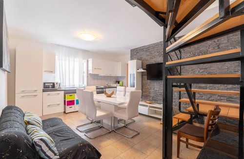 Lopar Apartment | Three bedroom apartment with terrace and sea view Lopar, Rab (A-14070-d)