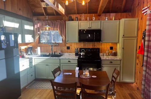 Alton Cabin | Three bedroom cabin in the woods.