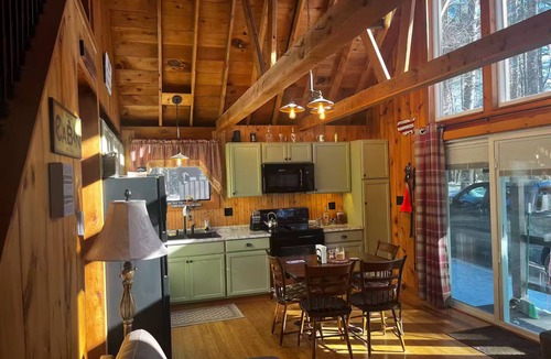 Alton Cabin | Three bedroom cabin in the woods.
