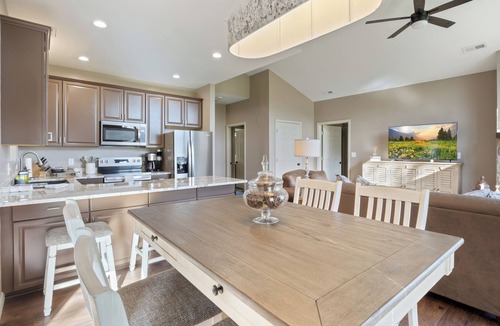 Camdenton Cottage | Three-bedroom cottage overlooking 15th fairway at Old Kinderhook golf course!