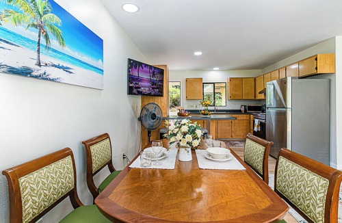 Fern Acres House | Three-bedroom Hawaiiana. Visit Volcanoe & more!