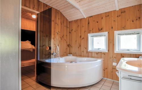 Bjert House | Three-Bedroom Holiday Home In Bjert