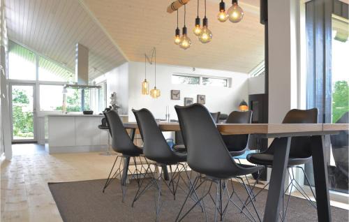 Dronningmolle House | Three-Bedroom Holiday Home In Dronningmolle