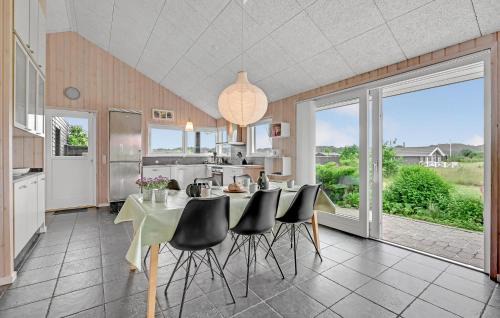 Krejbjerg House | Three-Bedroom Holiday Home With A Fireplace In Ejstrupholm
