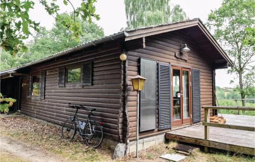 Krejbjerg House | Three-Bedroom Holiday Home In Ejstrupholm
