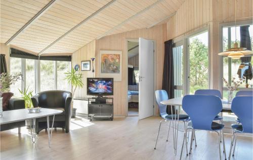 Nørre Lyngvig House | Three-Bedroom Holiday Home In Hvide Sande