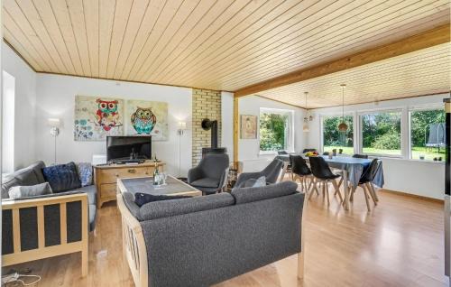 Hornsved House | Three-Bedroom Holiday Home In Jagerspris
