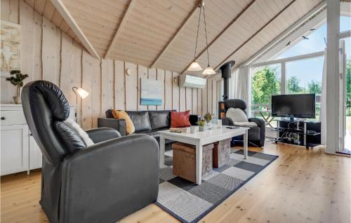 Dannemare House | Three-Bedroom Holiday Home In Dannemare