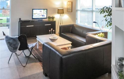 Flovt Strand House | Three-Bedroom Holiday Home In Haderslev