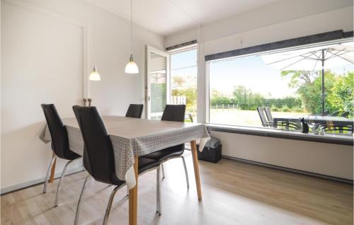 Ballum House | Three-Bedroom Holiday Home In Bredebro