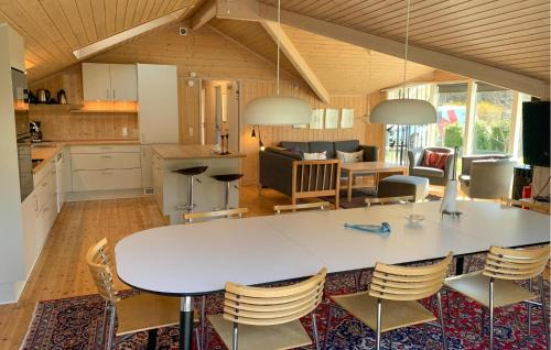 Øksenmølle House | Three-Bedroom Holiday Home In Ebeltoft
