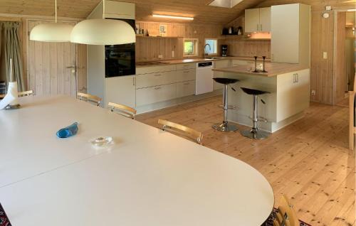Øksenmølle House | Three-Bedroom Holiday Home In Ebeltoft