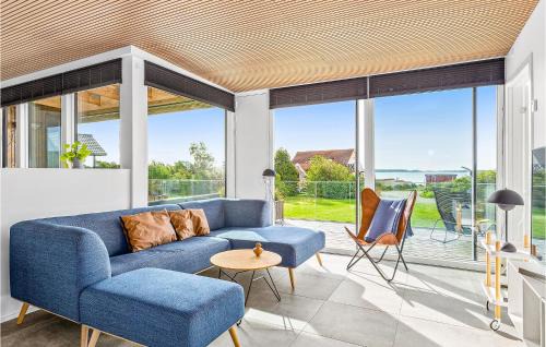 Egsmark Strand House | Three-Bedroom Holiday Home In Ebeltoft