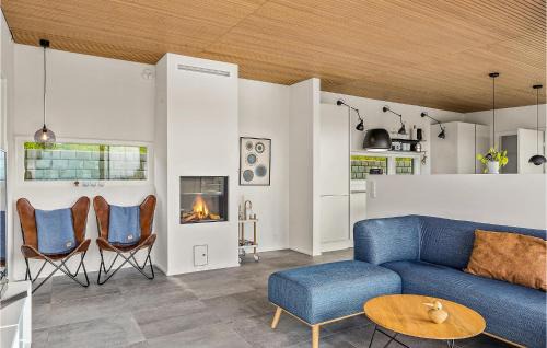 Egsmark Strand House | Three-Bedroom Holiday Home In Ebeltoft